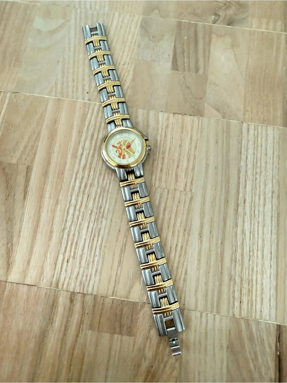 SII Seiko Disney Winnie the Pooh two tone watch NEW BATTERY